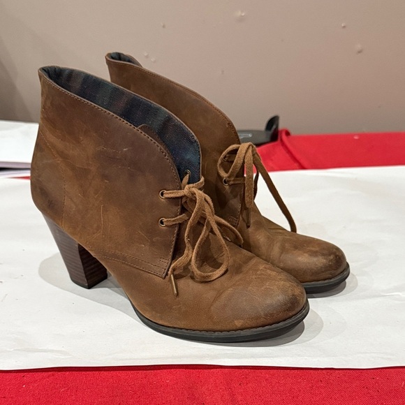 Indigo Shoes - Indigo Tan Lace-Up Ankle Booties